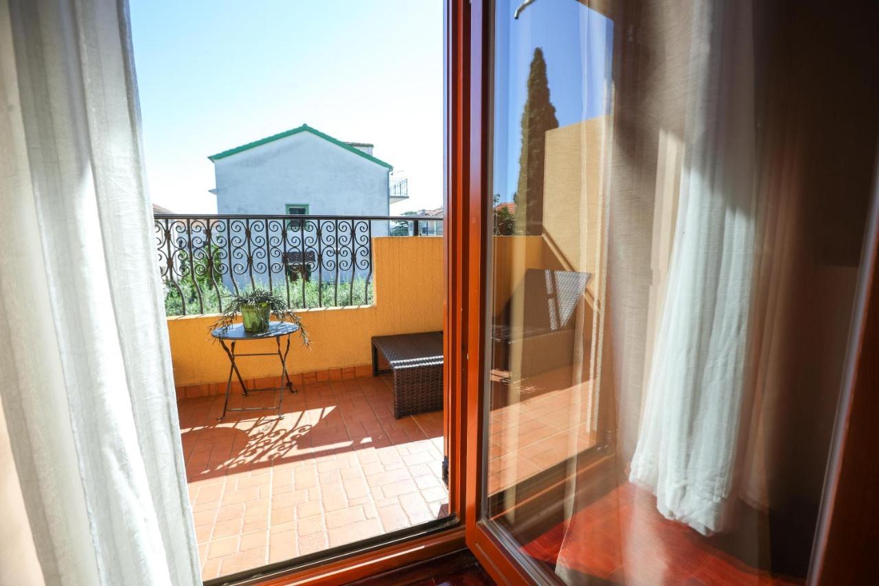 Apartments And Rooms Sinka Биоград-на-Мору Экстерьер фото